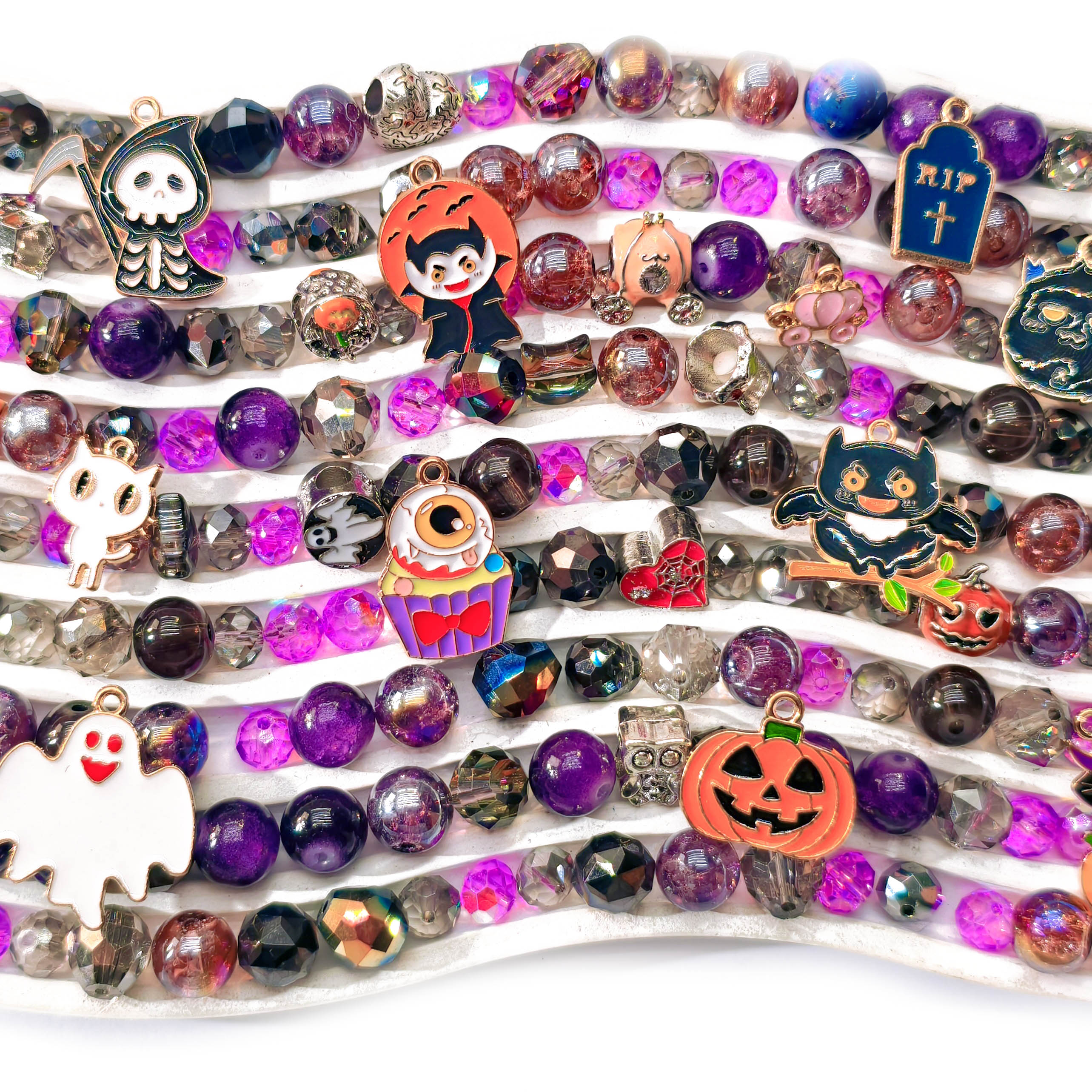 L712]Fête Fang-tastique